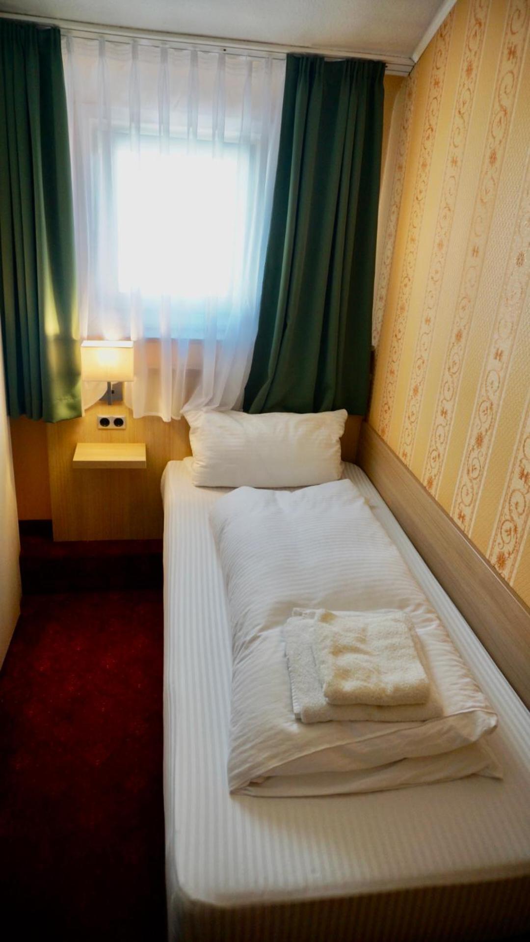 Hotel Hafner - Self Check-In Stuttgart Eksteriør bilde