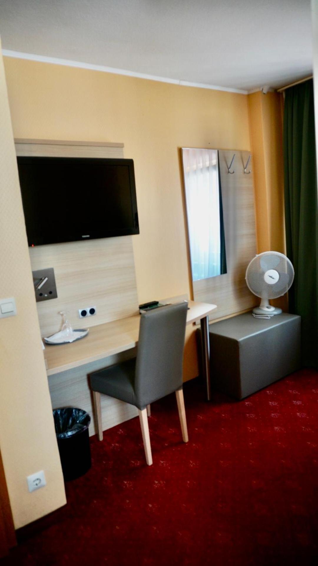 Hotel Hafner - Self Check-In Stuttgart Eksteriør bilde