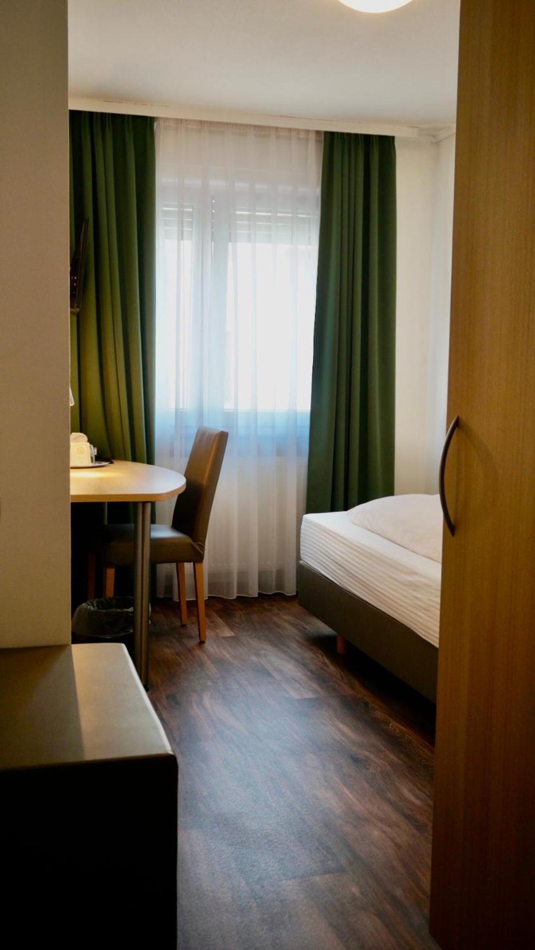 Hotel Hafner - Self Check-In Stuttgart Eksteriør bilde