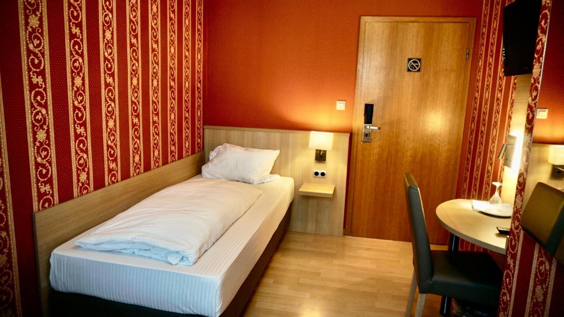 Hotel Hafner - Self Check-In Stuttgart Eksteriør bilde
