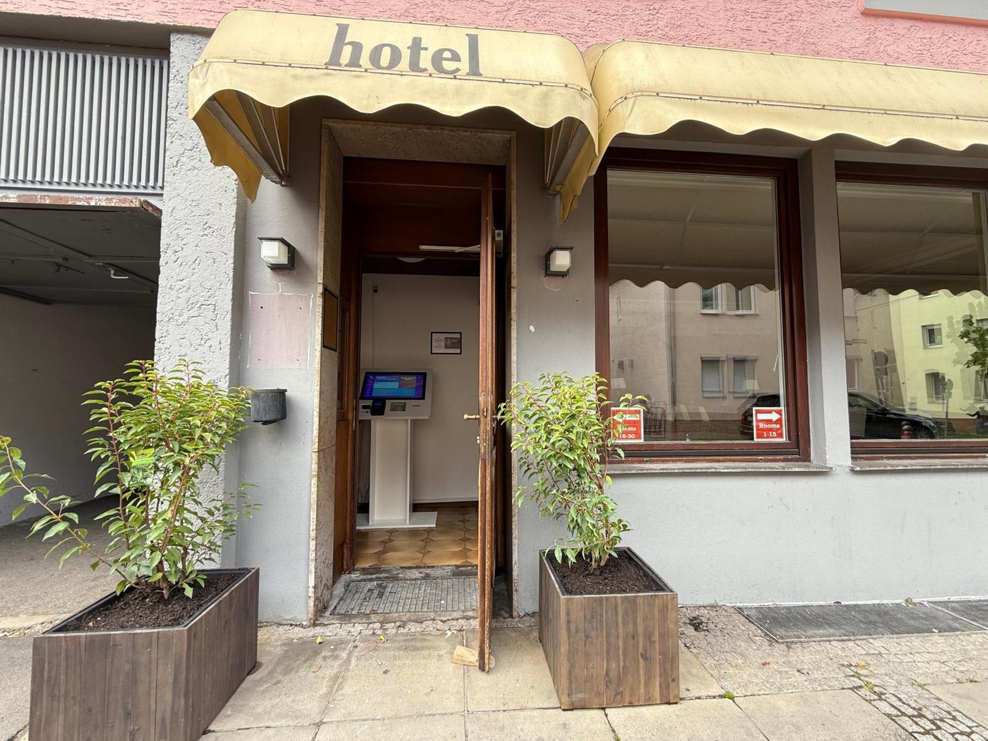 Hotel Hafner - Self Check-In Stuttgart Eksteriør bilde